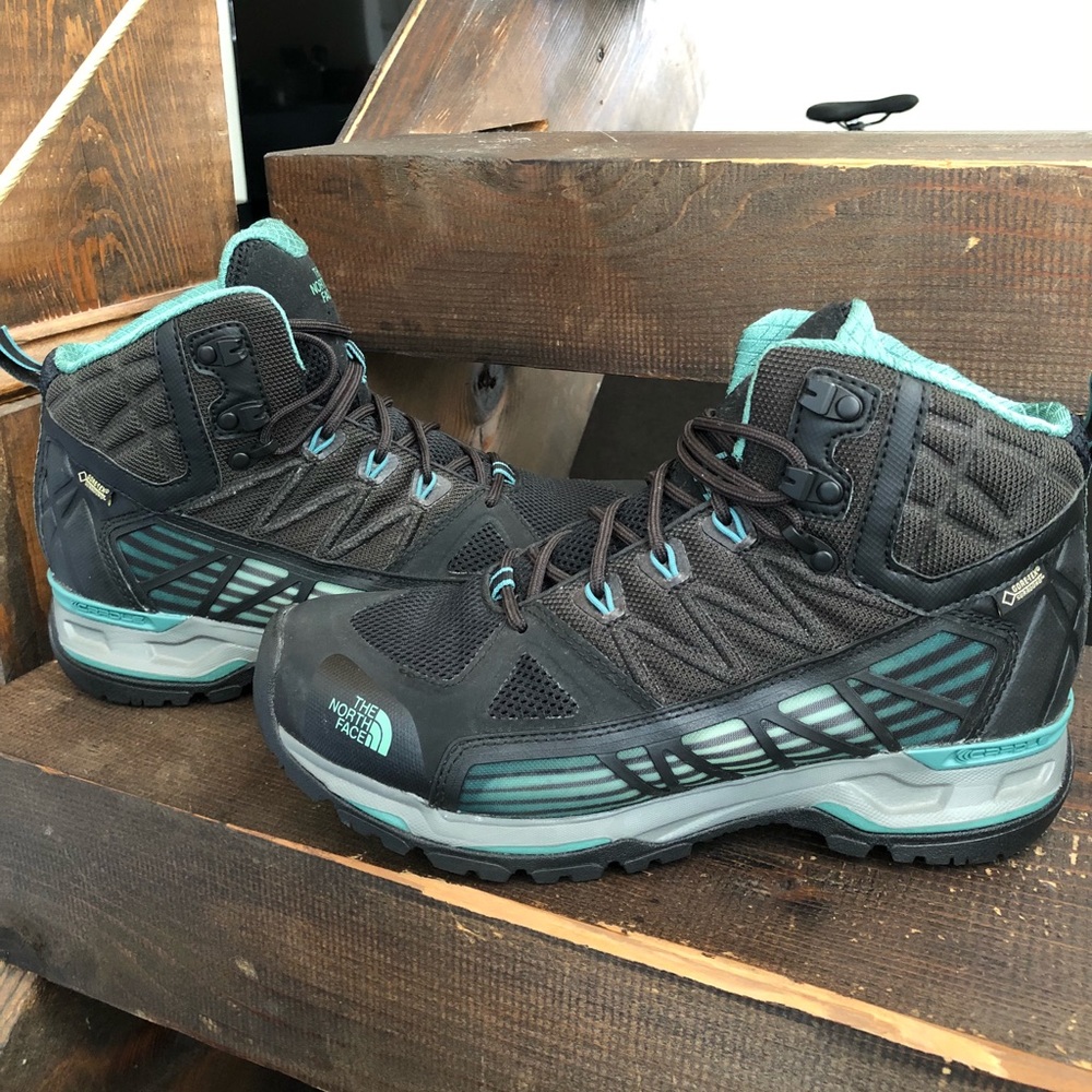 NorthFace Ultra Goretex Mid Hiking Boot